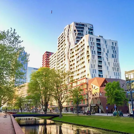 Calypso City Center Near Central Station With Parking Apartment